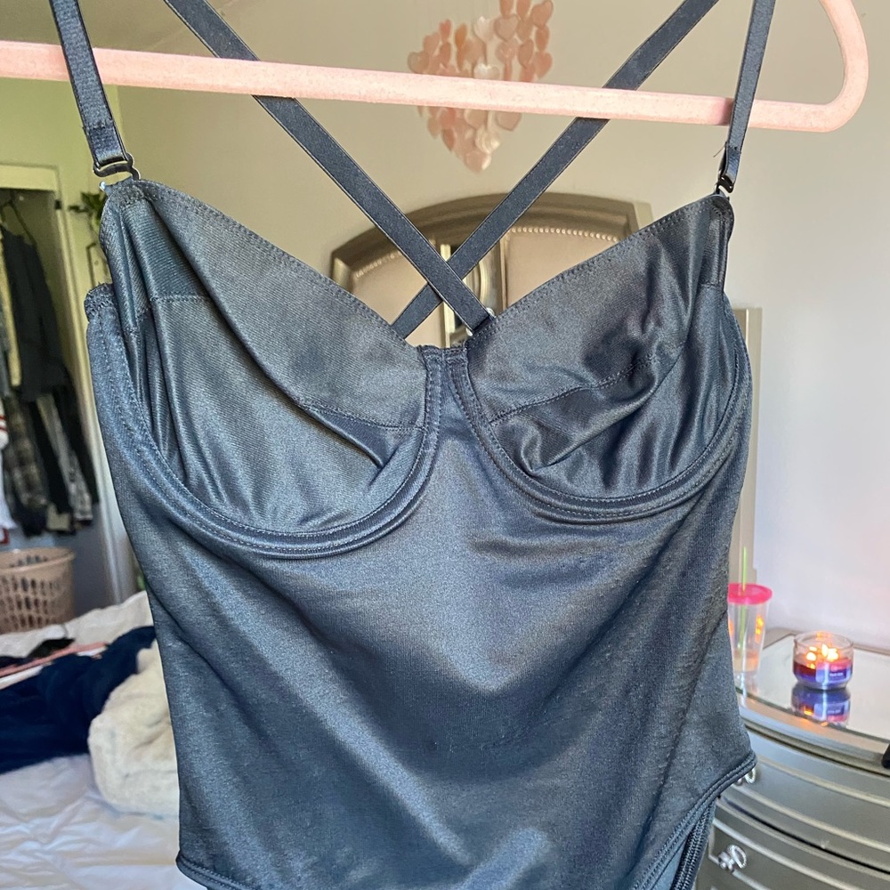 BLACK SPANDEX BODYSUIT 36c